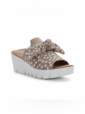 Bernie Mev Women's Venti Dots Bow Wedge Neutral Tan Slip On Mule Sandal Sz EU38